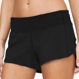 Lulu lemon Speed Up Short 2.5"